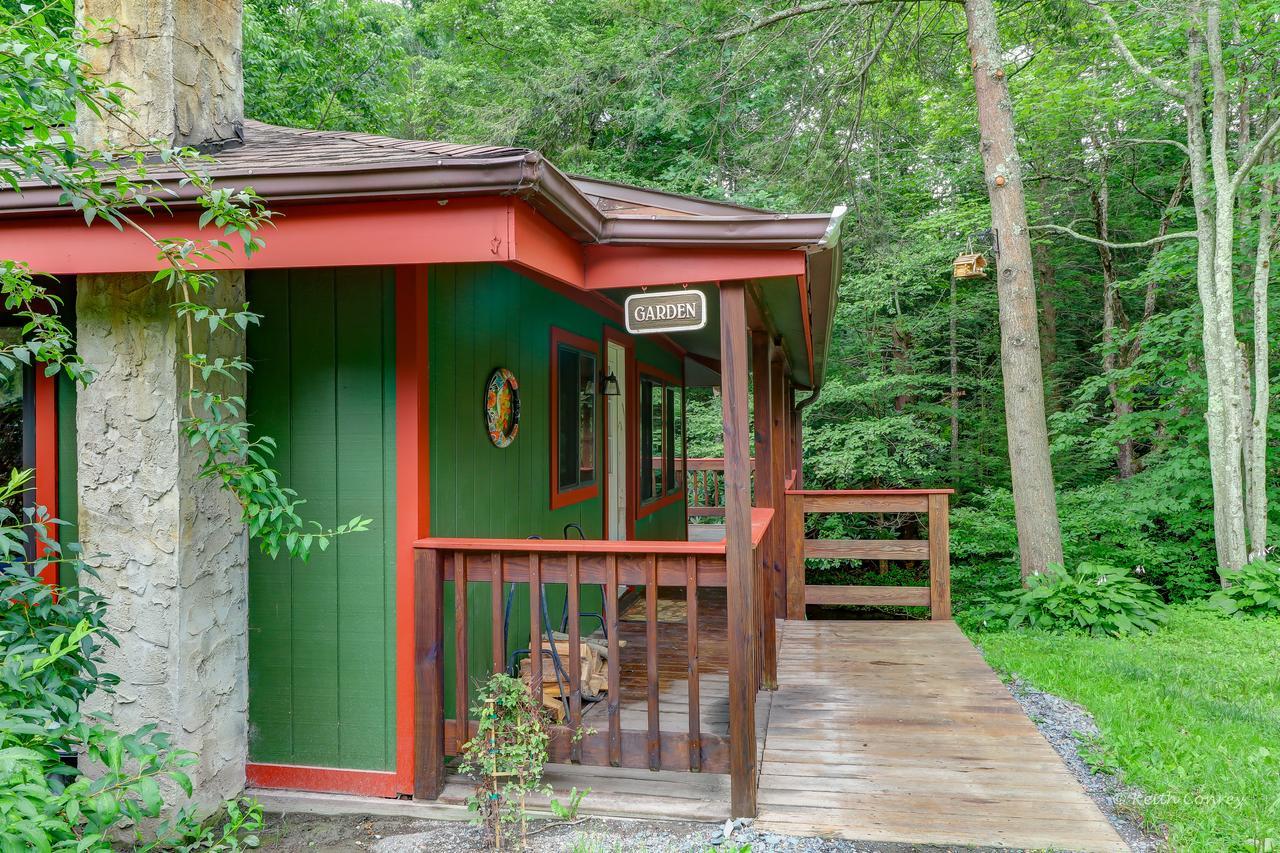 Magnolia Streamside Resort Canadensis الغرفة الصورة